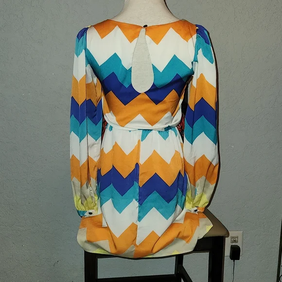 GB | Chevron Stripe Long Sleeve Dress - Picture 2 of 4